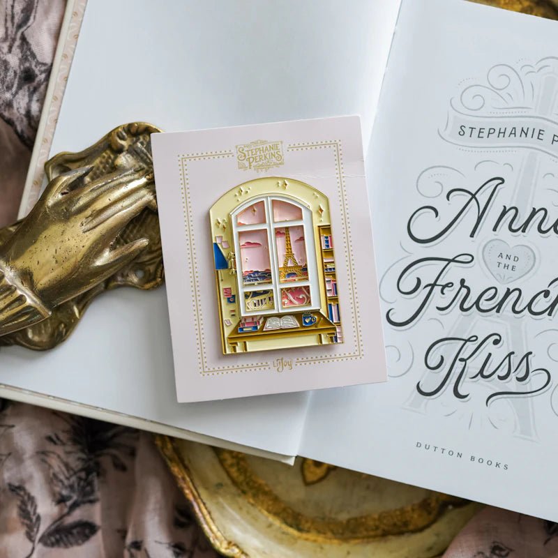 Anna and the French Kiss Literary Window Enamel Pin