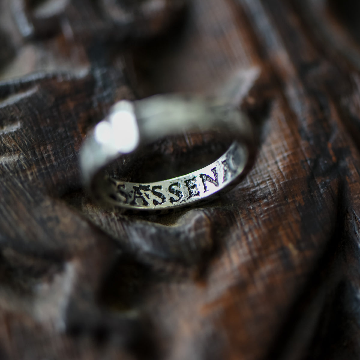 Wedding Ring made of zinc alloy with the word Sassenach