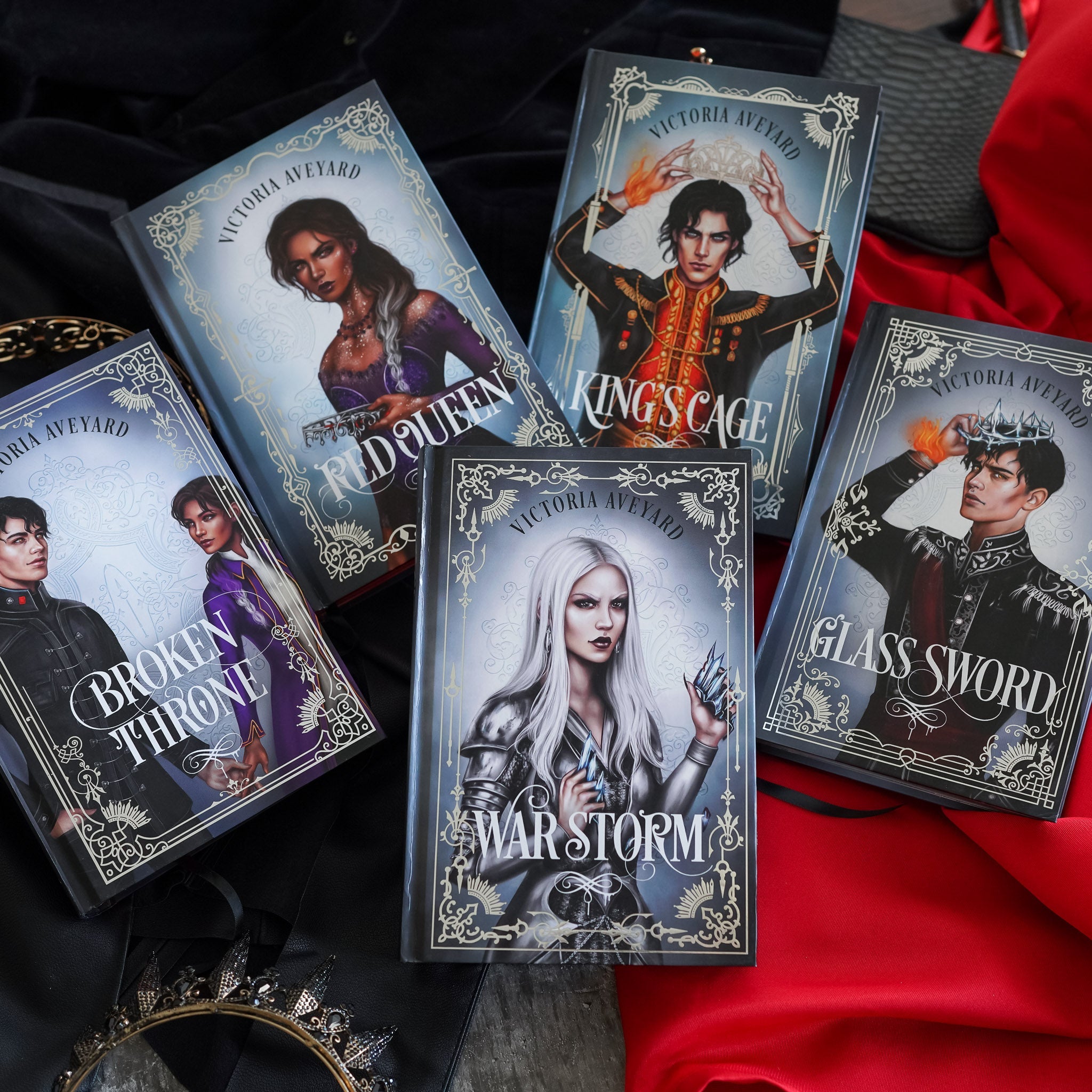 Red Queen Special Edition Box Set featuring moments and characters from the series.